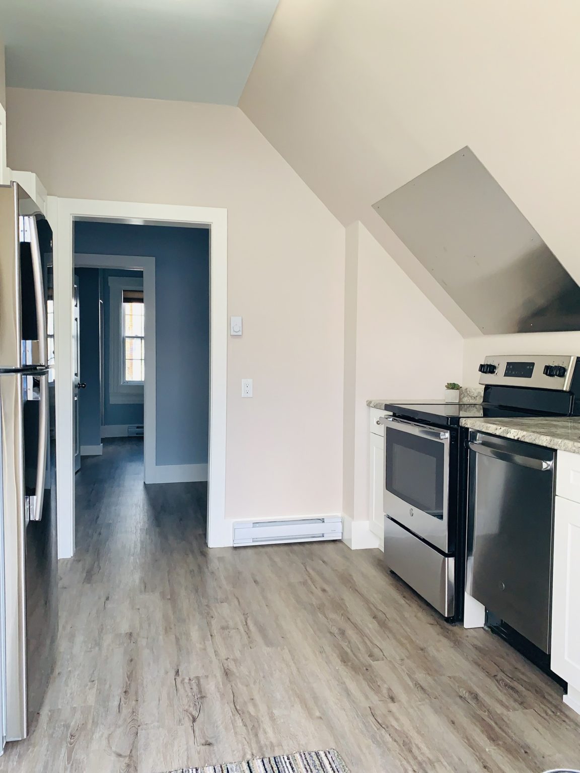 Beautifully Renovated 2 Bedroom Duplex in Bridgewater! 1400 plus