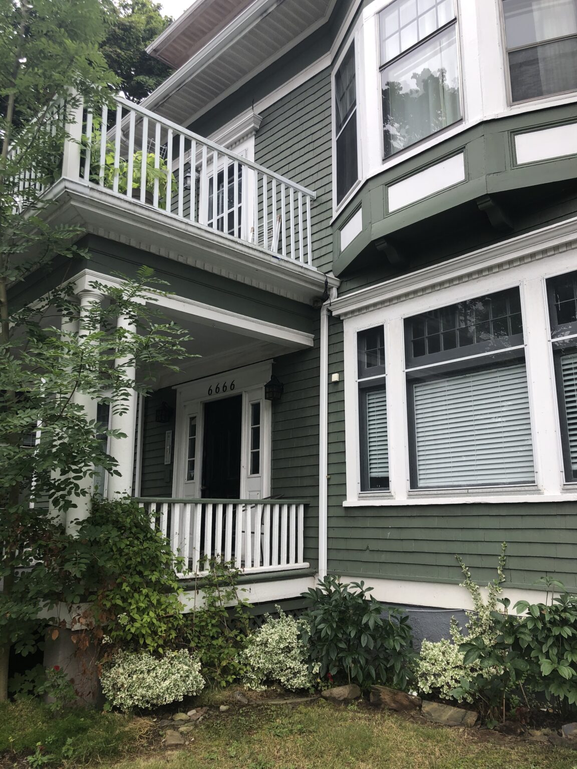 Fantastic 3 bedroom loft apartment Quinpool road Halifax Lets Rent