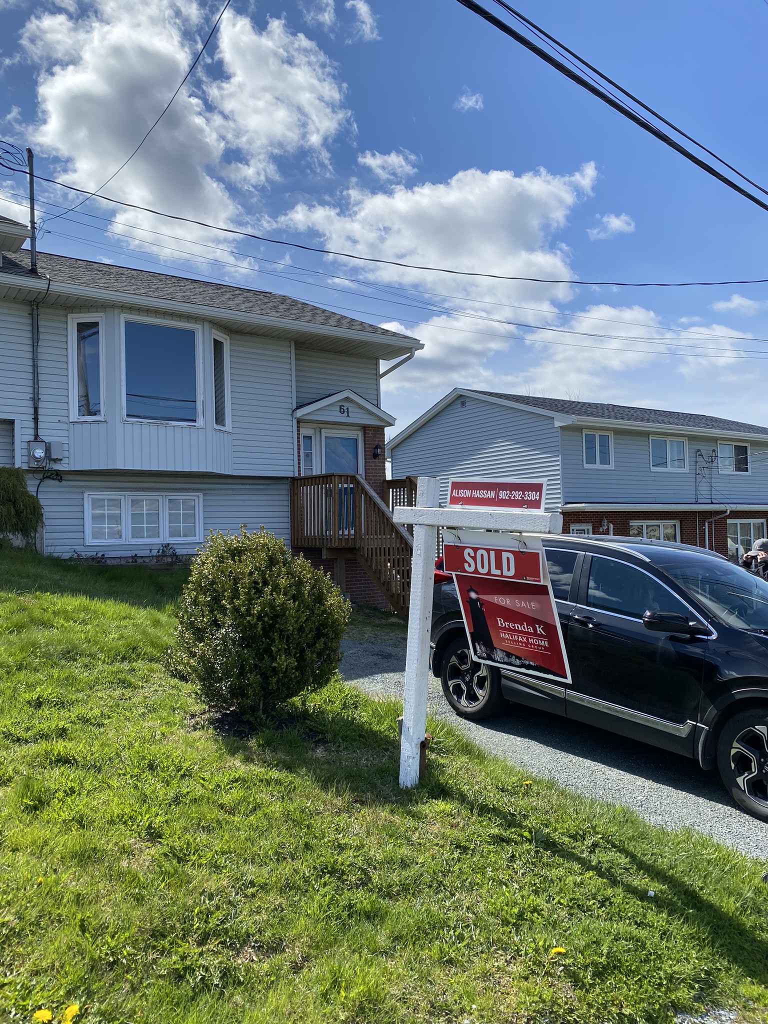Eastern Passage ! Sought after home with yard in great area Lets Rent