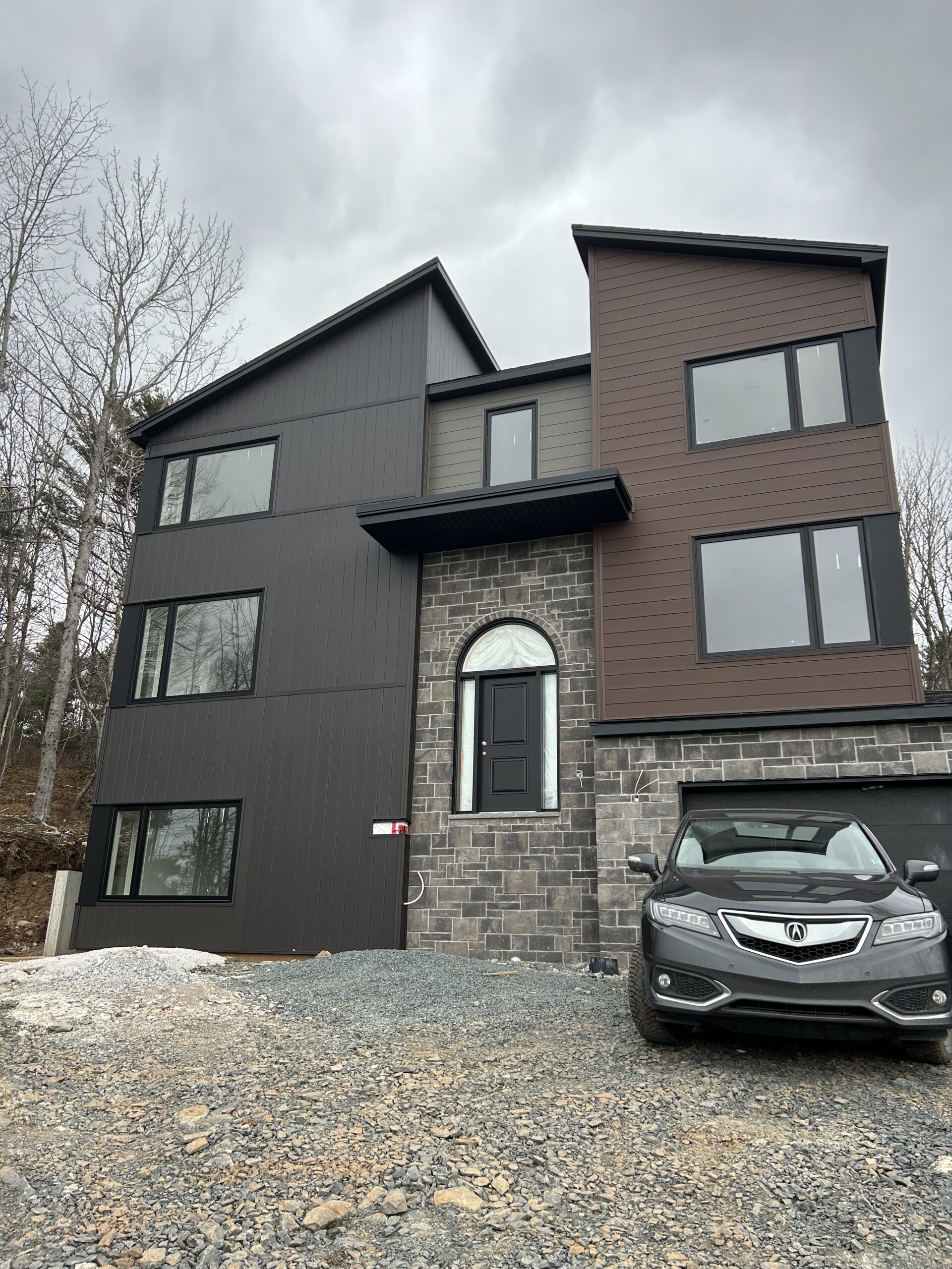 Gorgeous main level apartment in Beaverbank with lake view - Lets Rent