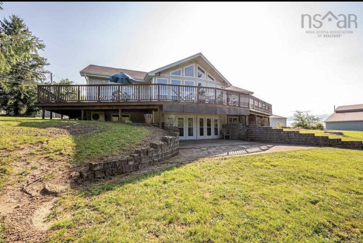 Luxury 10 acre estate in Shubenacadie Lets Rent