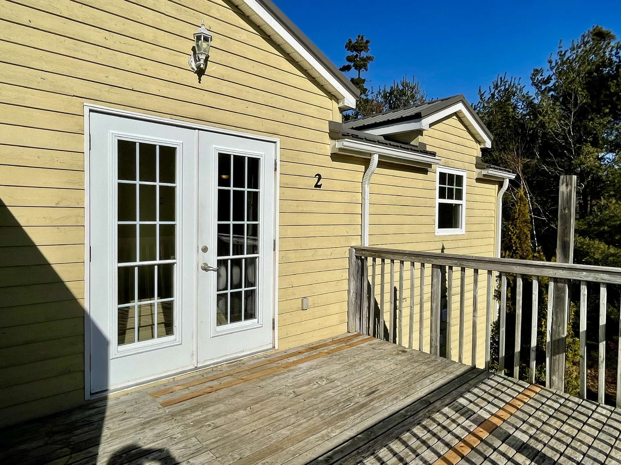 Beautiful 2 Bedroom Apartment in Chester Basin 1300 plus utilities