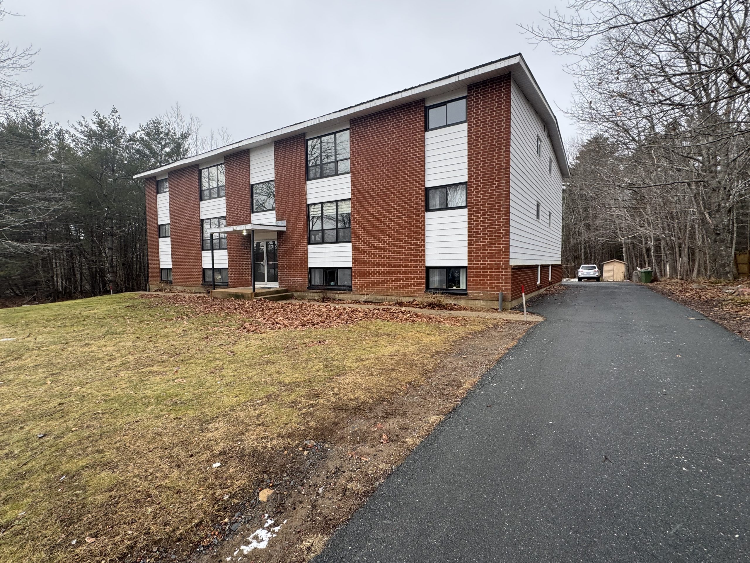 Upgraded Two bedroom apartment with upgraded appliances and cabinets ...